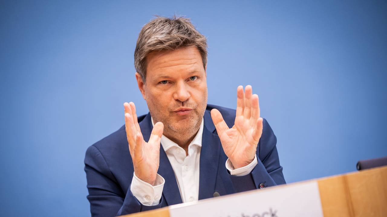 Robert Habeck, hier am 6. April 2022 in Berlin, fordert die Deutschen dazu auf, Energie einzusparen.