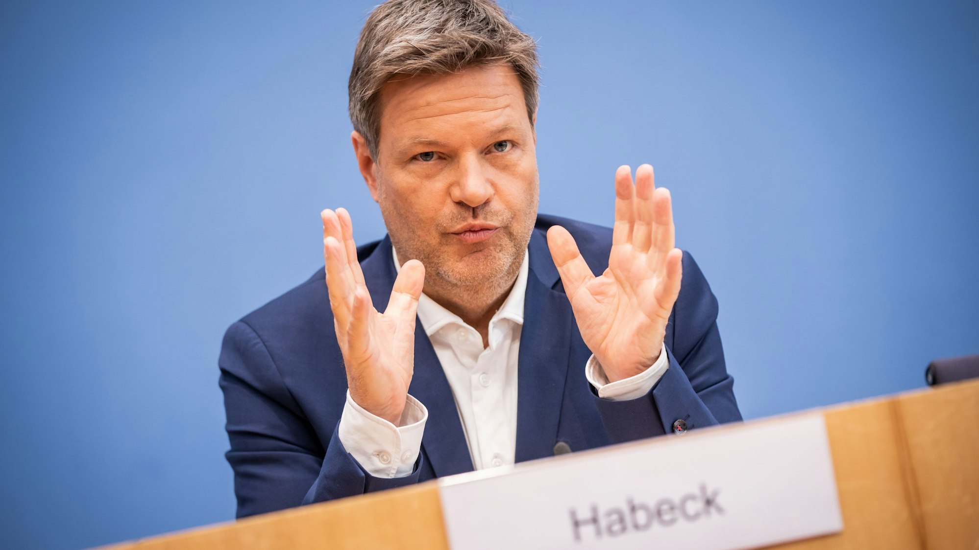 Robert Habeck, hier am 6. April 2022 in Berlin, fordert die Deutschen dazu auf, Energie einzusparen.