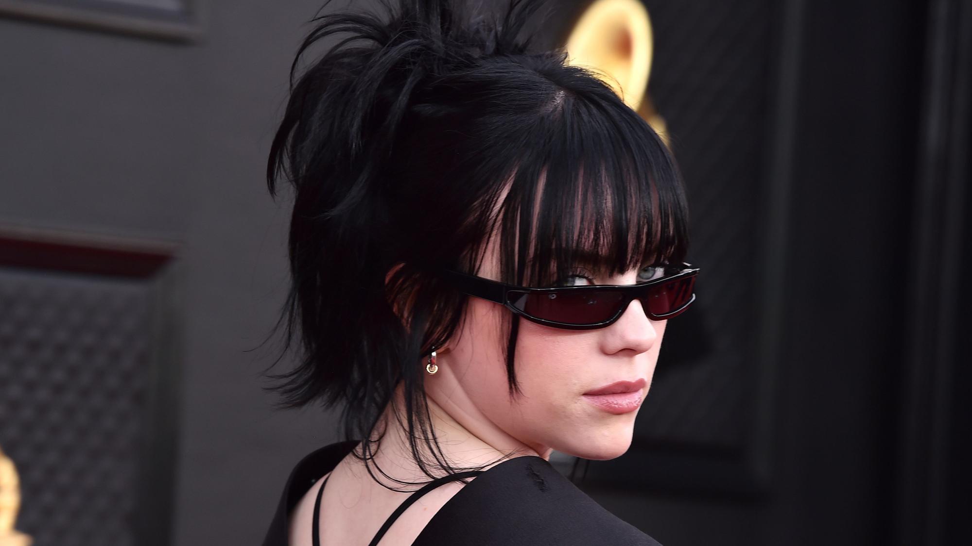 Sängerin Billie Eilish am 3. April bei der 64. Grammy-Verleihung in der MGM Grand Garden Arena. Nun wurde der Sängerin eine ganz besondere Ehre zuteil.