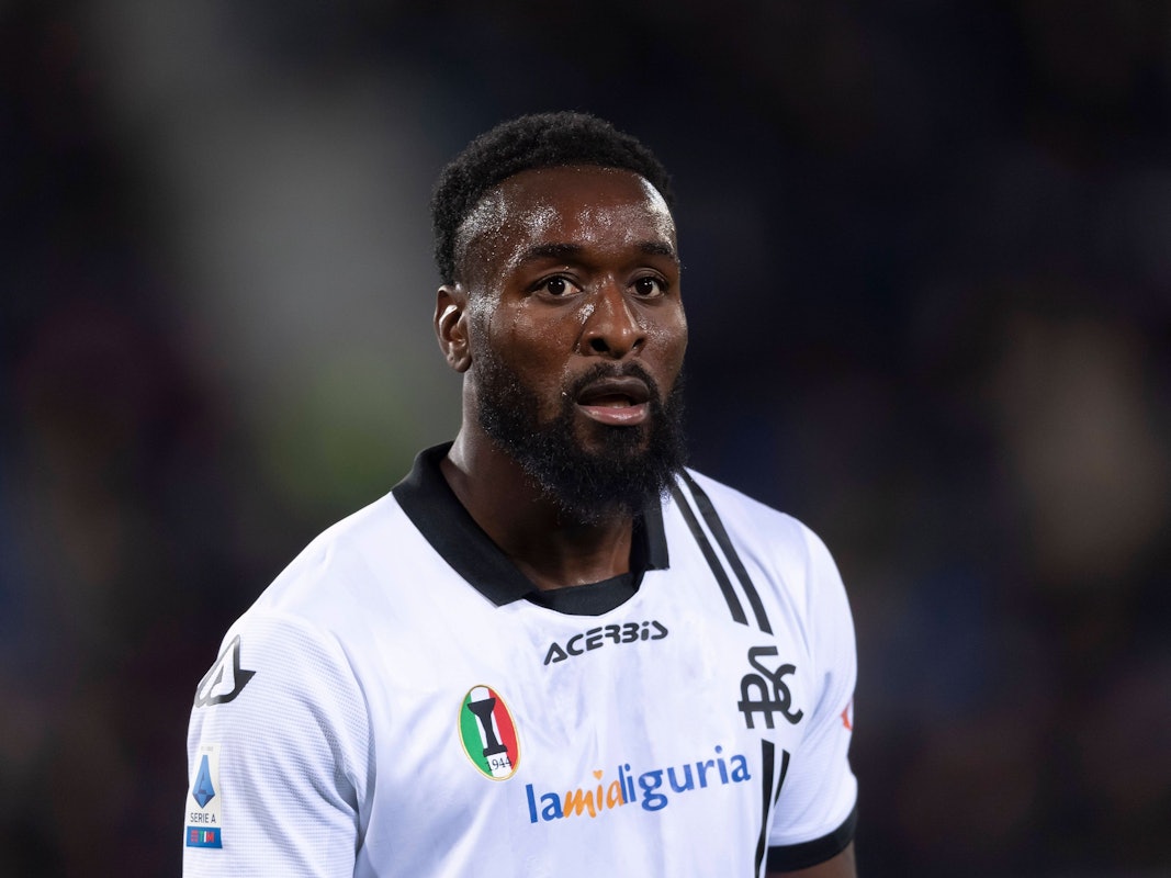 M'Bala Nzola im Trikot von Spezia Calcio.