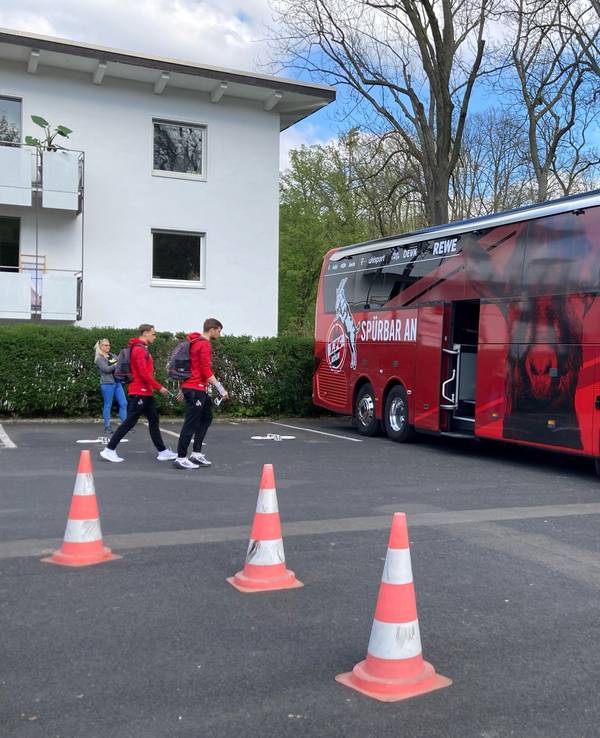 Der 1. FC Köln auf dem Weg nach Mönchengladbach