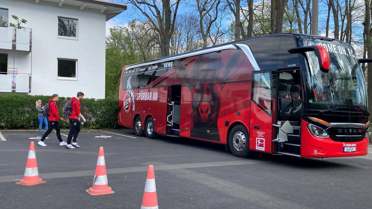 Der 1. FC Köln auf dem Weg nach Mönchengladbach