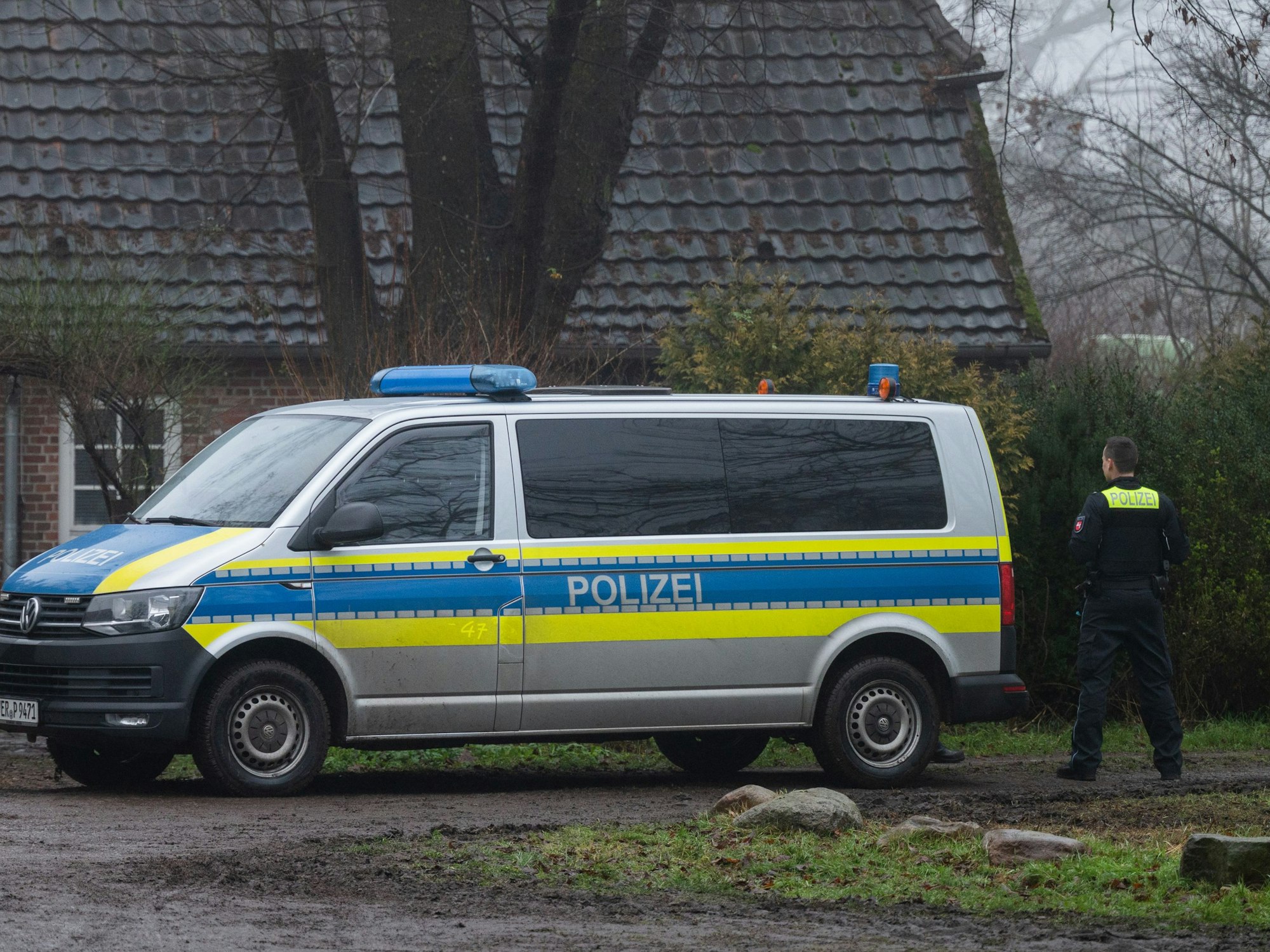 Ärger und Polizeieinsatz in Hohenmölsen (Sachsen-Anhalt): In einem Wohnhaus hat eine Frau einen 44-Jährigen mit ihrem Kot übergossen. Unser Foto ist ein Symbolbild von 2021.