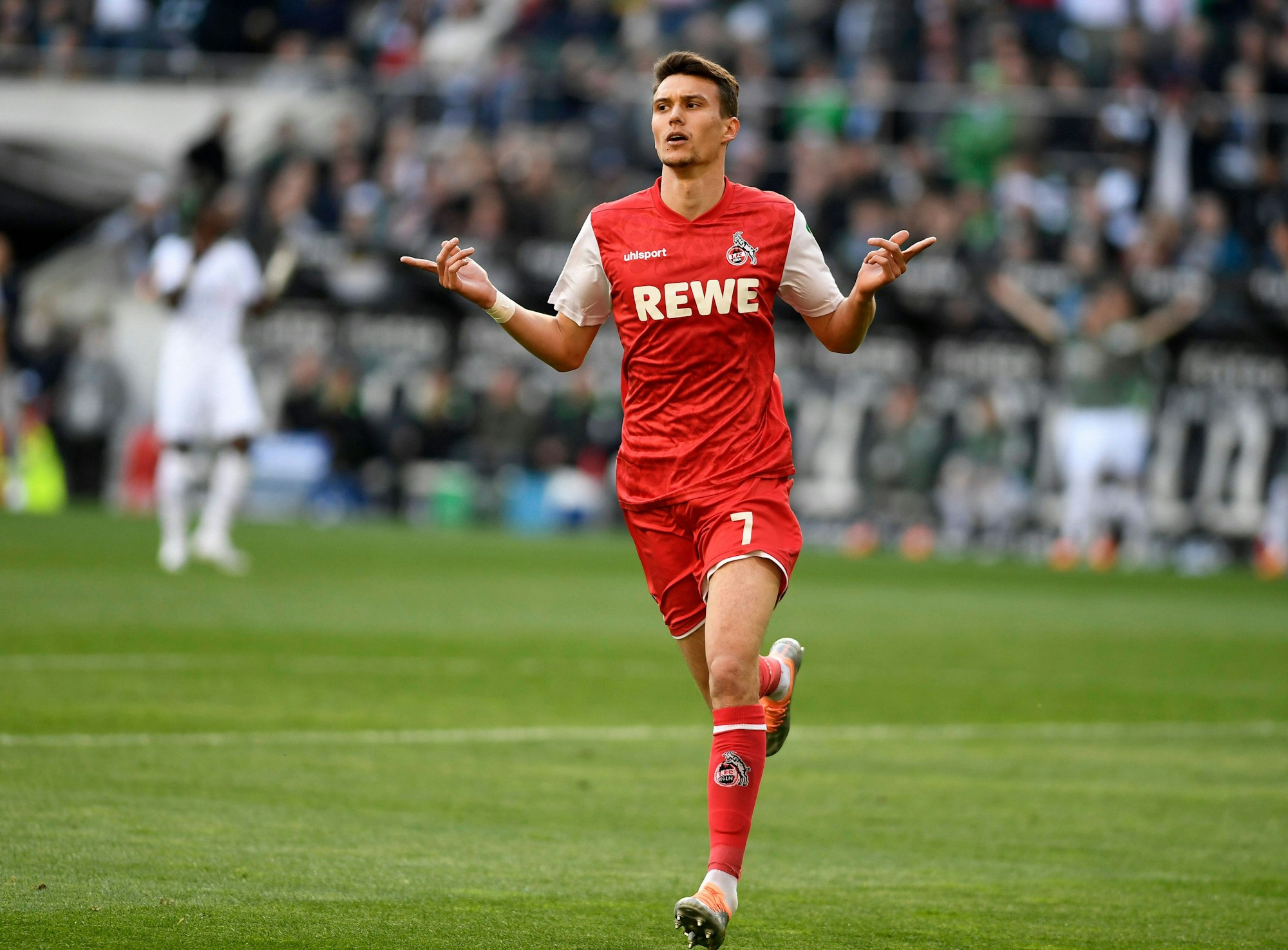 Dejan Ljubicic jubelt über sein 3:0 gegen Borussia Mönchengladbach