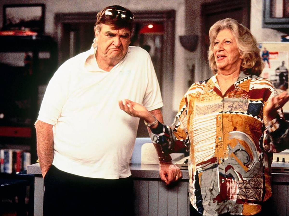 Liz Sheridan, hier mit Schauspiel-Kollege Barney Martin in einer Szene aus „Seinfeld“, ist im Alter von 93 Jahren gestorben.
