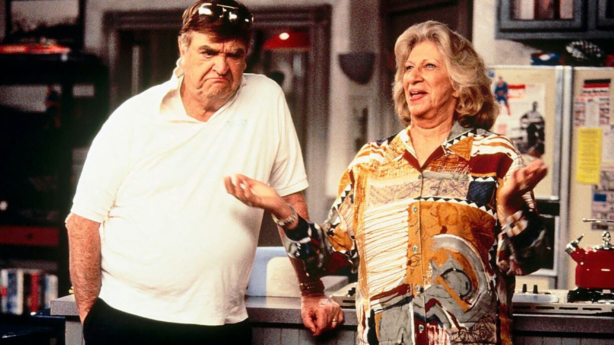 Liz Sheridan, hier mit Schauspiel-Kollege Barney Martin in einer Szene aus „Seinfeld“, ist im Alter von 93 Jahren gestorben.