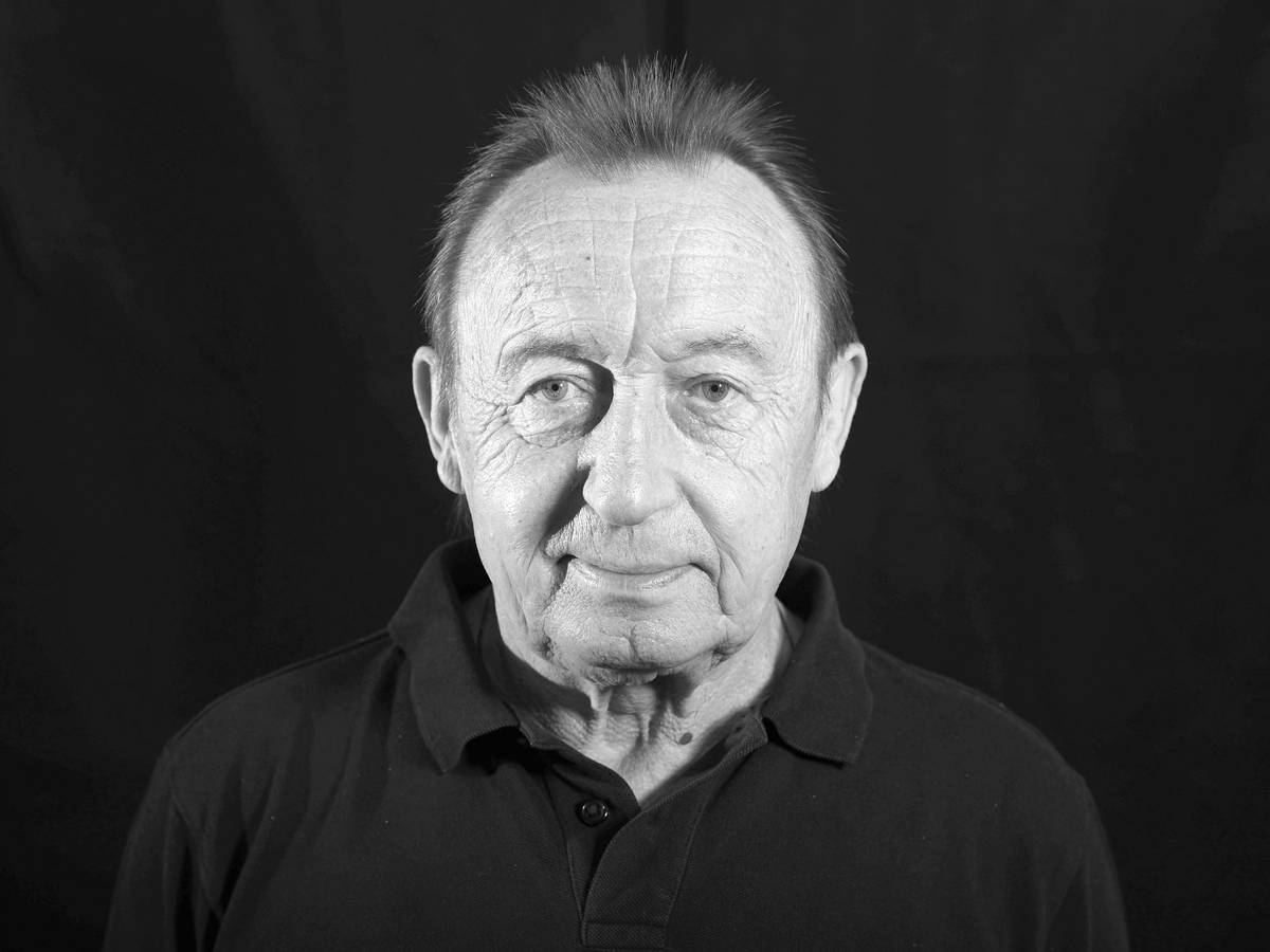 Joachim Streich ist nach langer Krankheit mit 71 Jahren gestorben, wie seine Ehefrau der Deutschen Presse-Agentur am 16.04.2022 bestätigte.
