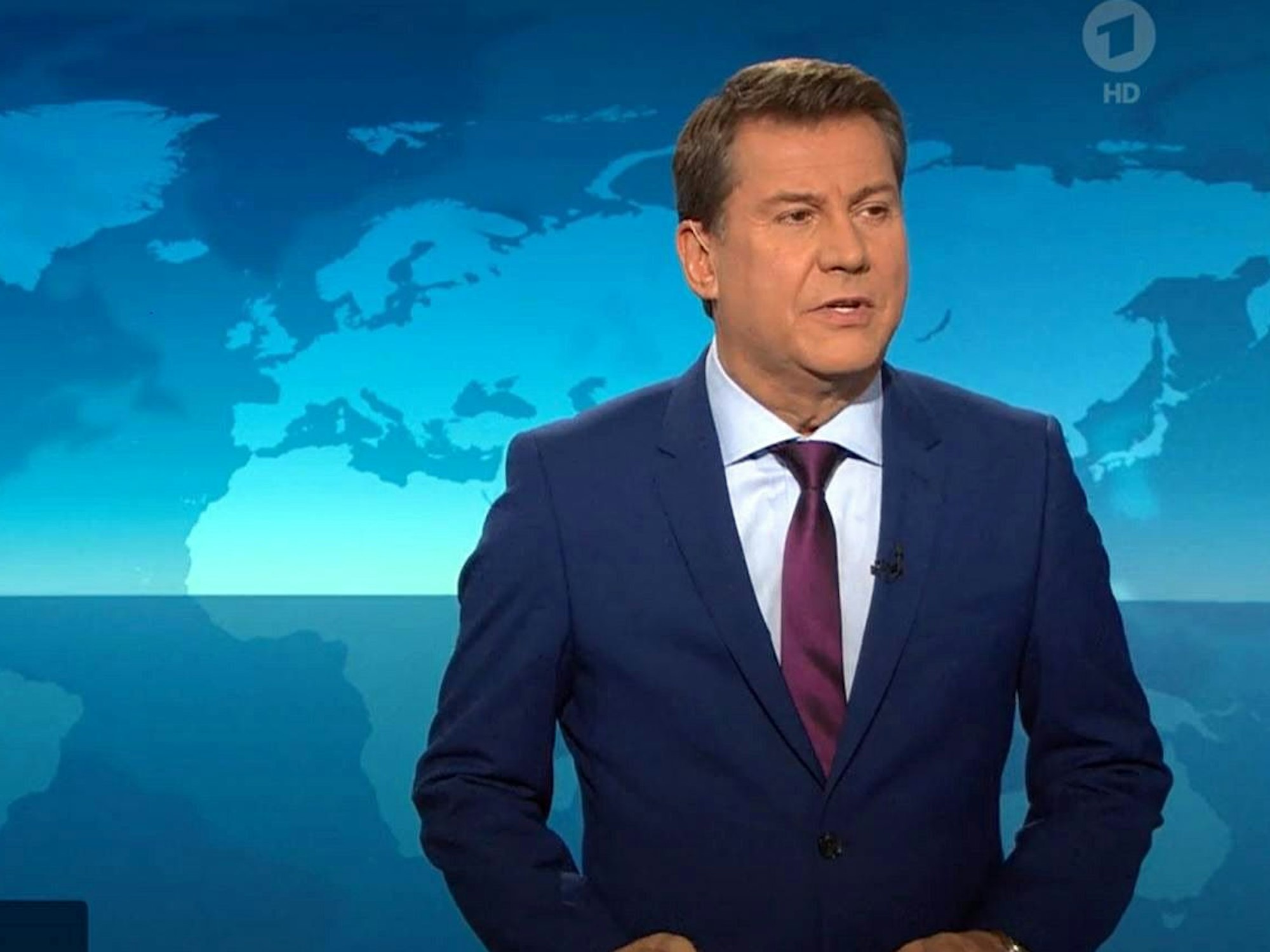 Sprecher Jens Riewa beginnt die ARD-«Tagesschau» um 9 Uhr morgens mit den Worten: «Guten Morgen, meine Damen und Herren - ein Hinweis für die Regie: Der Prompter arbeitet nicht - ich begrüße Sie zur "Tagesschau"» (Screenshot). Das Gerät, das neben der Kamera normalerweise den Text abspult, hatte den Dienst versagt. +++ dpa-Bildfunk +++