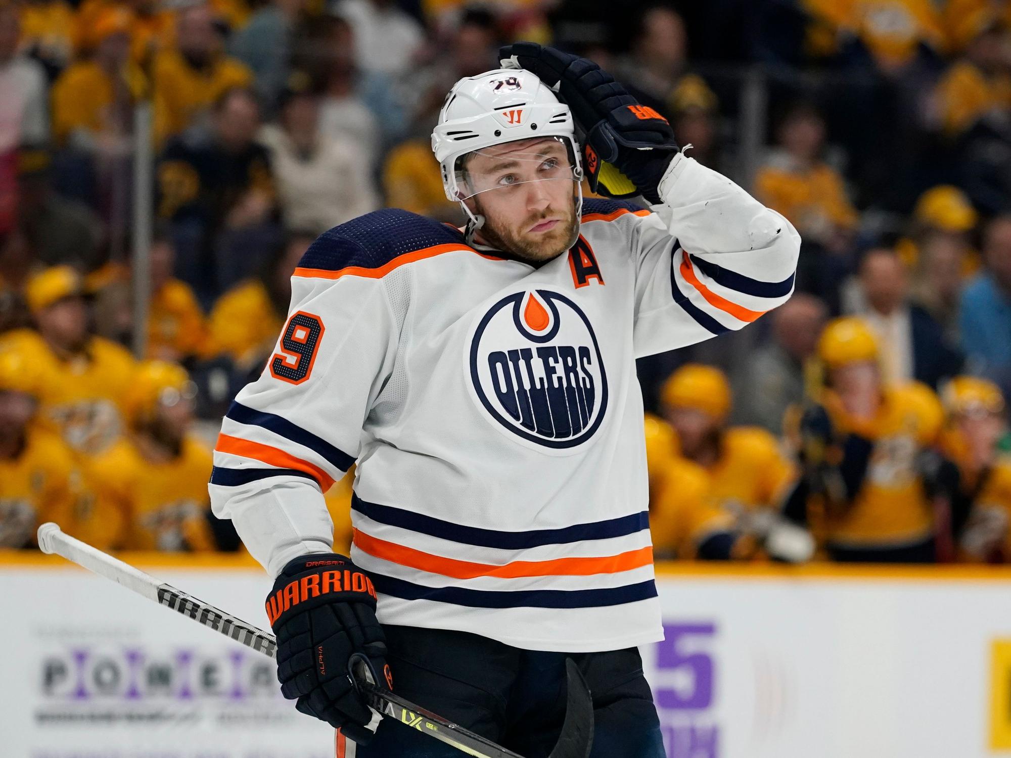 Eishockey-Profi Leon Draisaitl in Aktion.