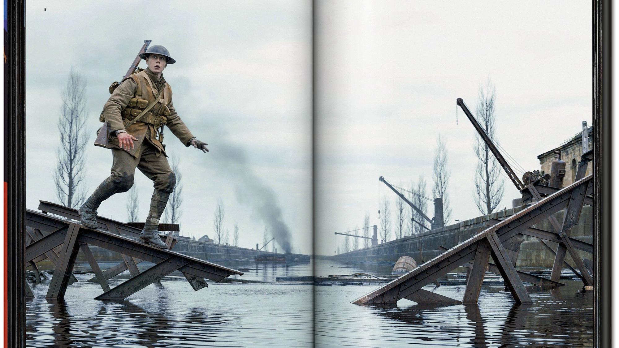 Das Kompendium „100 Filme der 2010er“ vom Taschen Verlag beinhaltet große Fotos zu den einzelnen Filmen und jede Menge Hintergrundinfos.