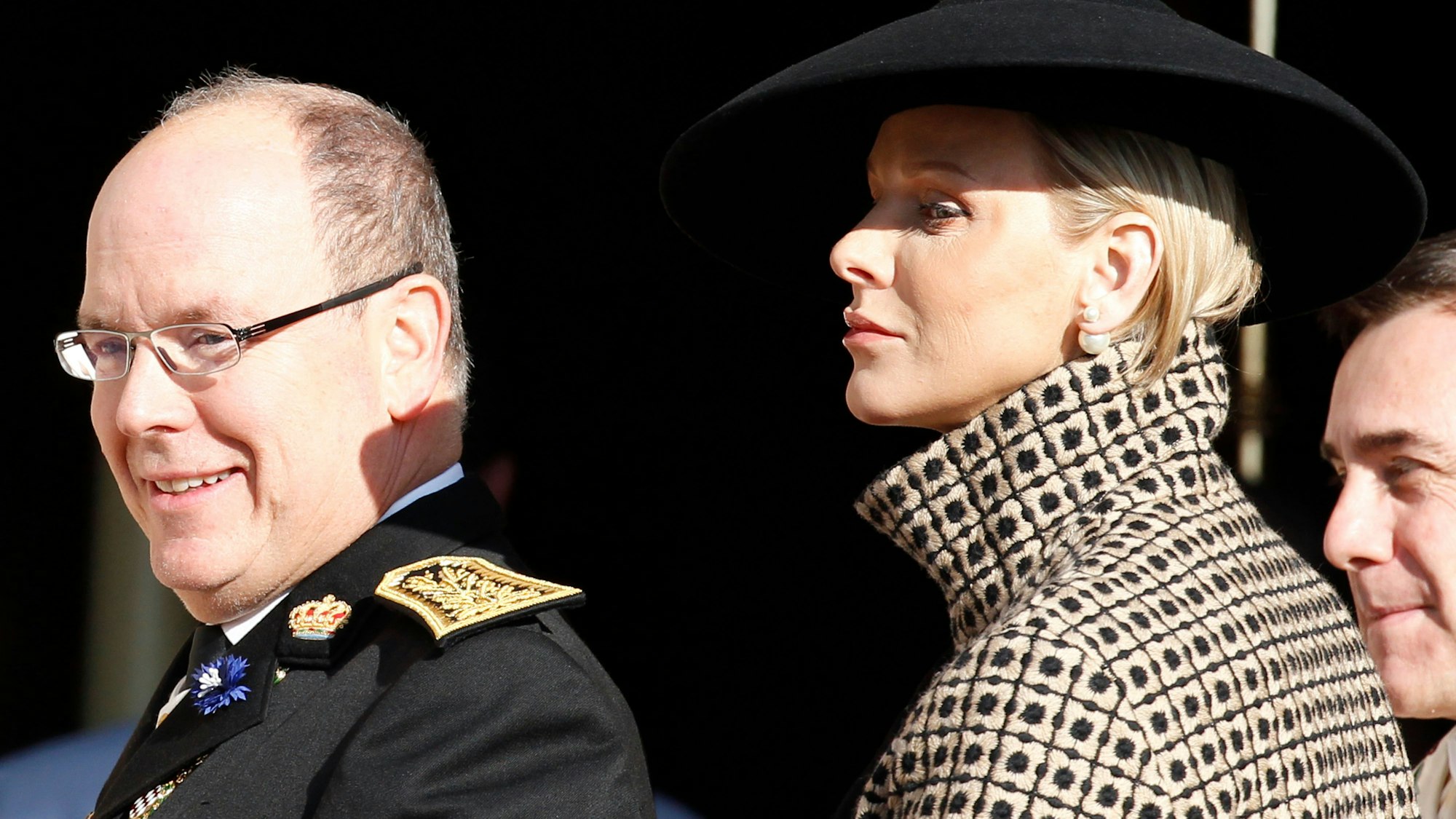 19.11.2018, Monaco: Prinz Albert von Monaco und Prinzessin Charlene kommen zur Kathedrale von Monaco vor den Zeremonien anlässlich des Nationalfeiertages. Foto: Claude Paris/AP/dpa +++ dpa-Bildfunk +++