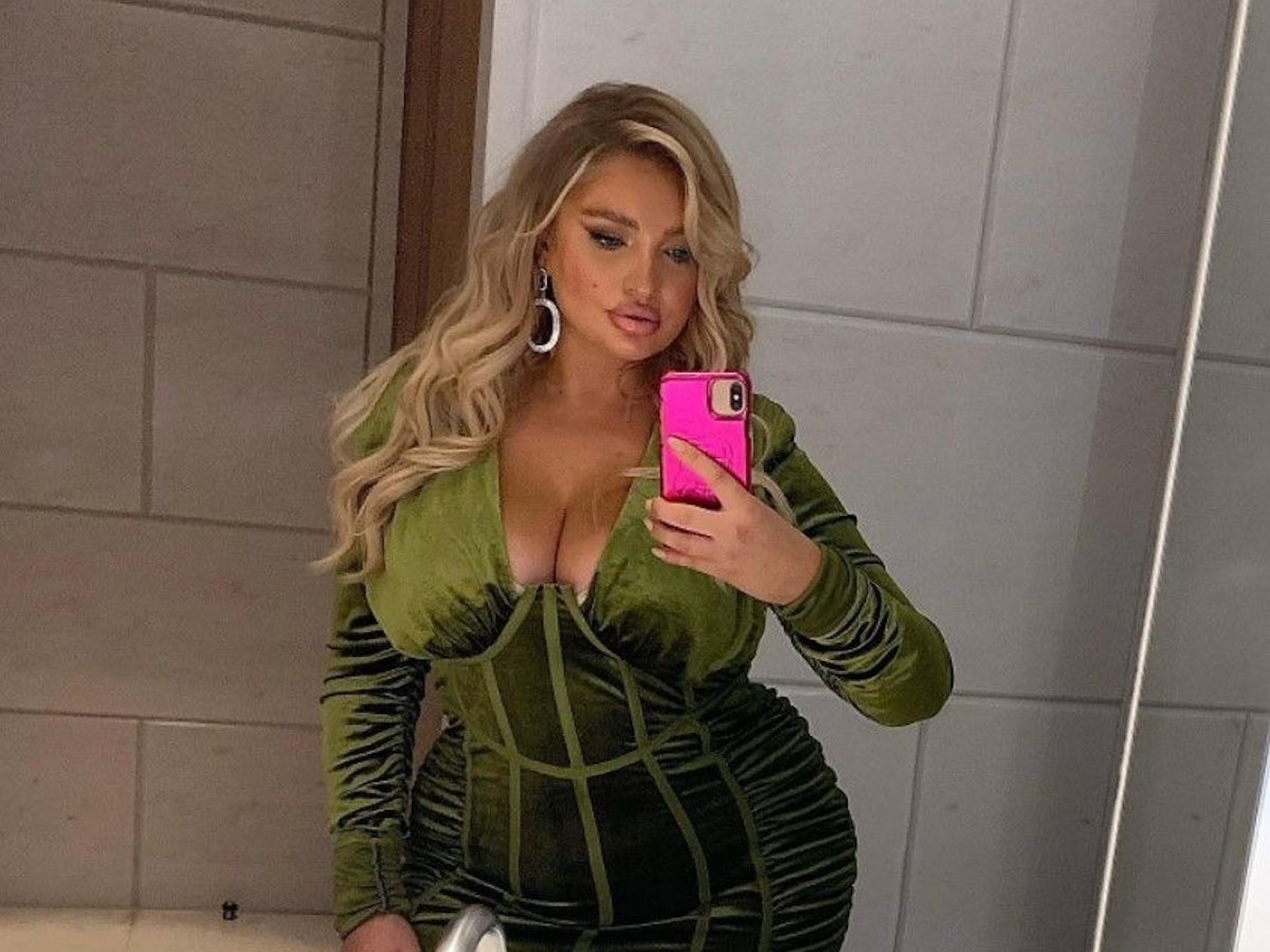 Die ehemalige GNTM-Teilnehmerin Sarina Nowak, hier auf einem Instagram-Selfie vom 5. November 2021, verwöhnt ihre Fans mit heißen Einblicken.