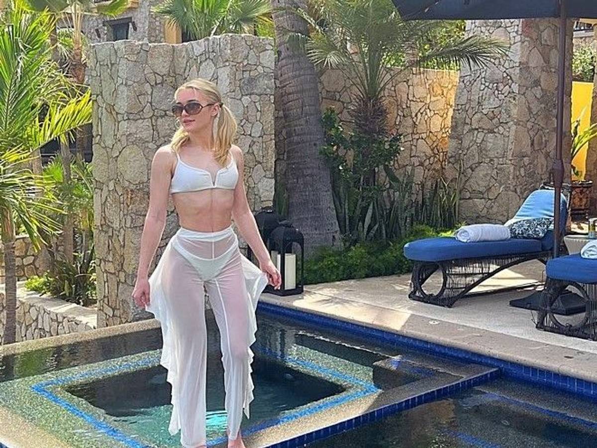 Jaz Agassi, Tochter von Steffi Graf und Andre Agassi, posiert auf einem Foto bei Instagram im Bikini.