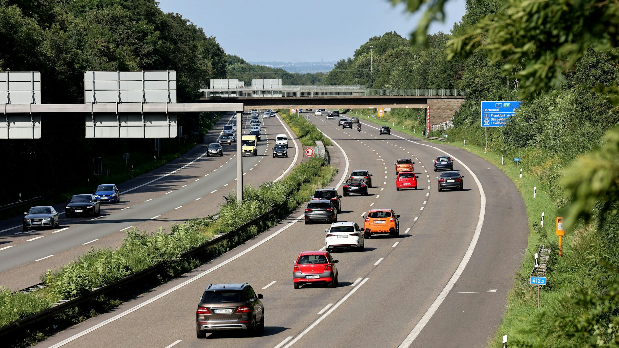 Blick auf die A1 in Köln Richtung Leverkusen