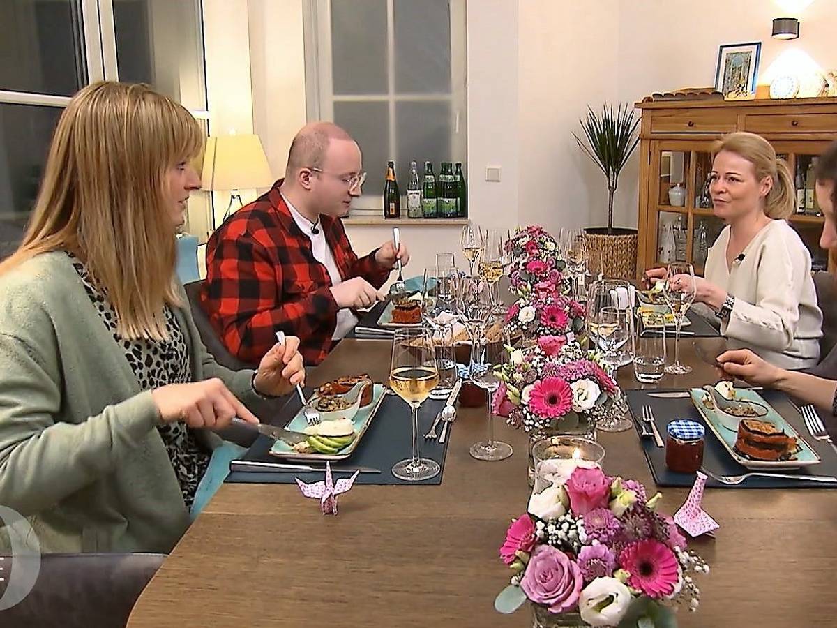 Die Runde der Vox-Kochshow "Das perfekte Dinner" im Saarland.