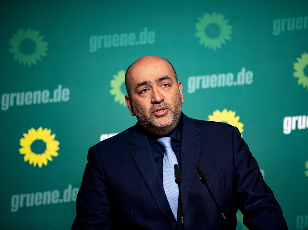 Omid Nouripour, Bundesvorsitzender von Bündnis 90/Die Grünen, nimmt an der Pressekonferenz in der Bundesgeschäftsstelle der Grünen teil.