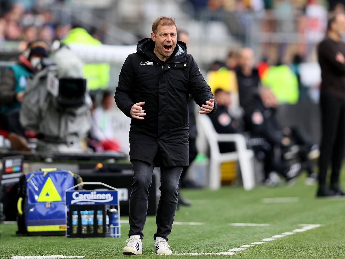 Frank Kramer am Spielfeldrand