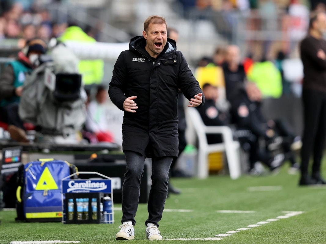 Frank Kramer am Spielfeldrand