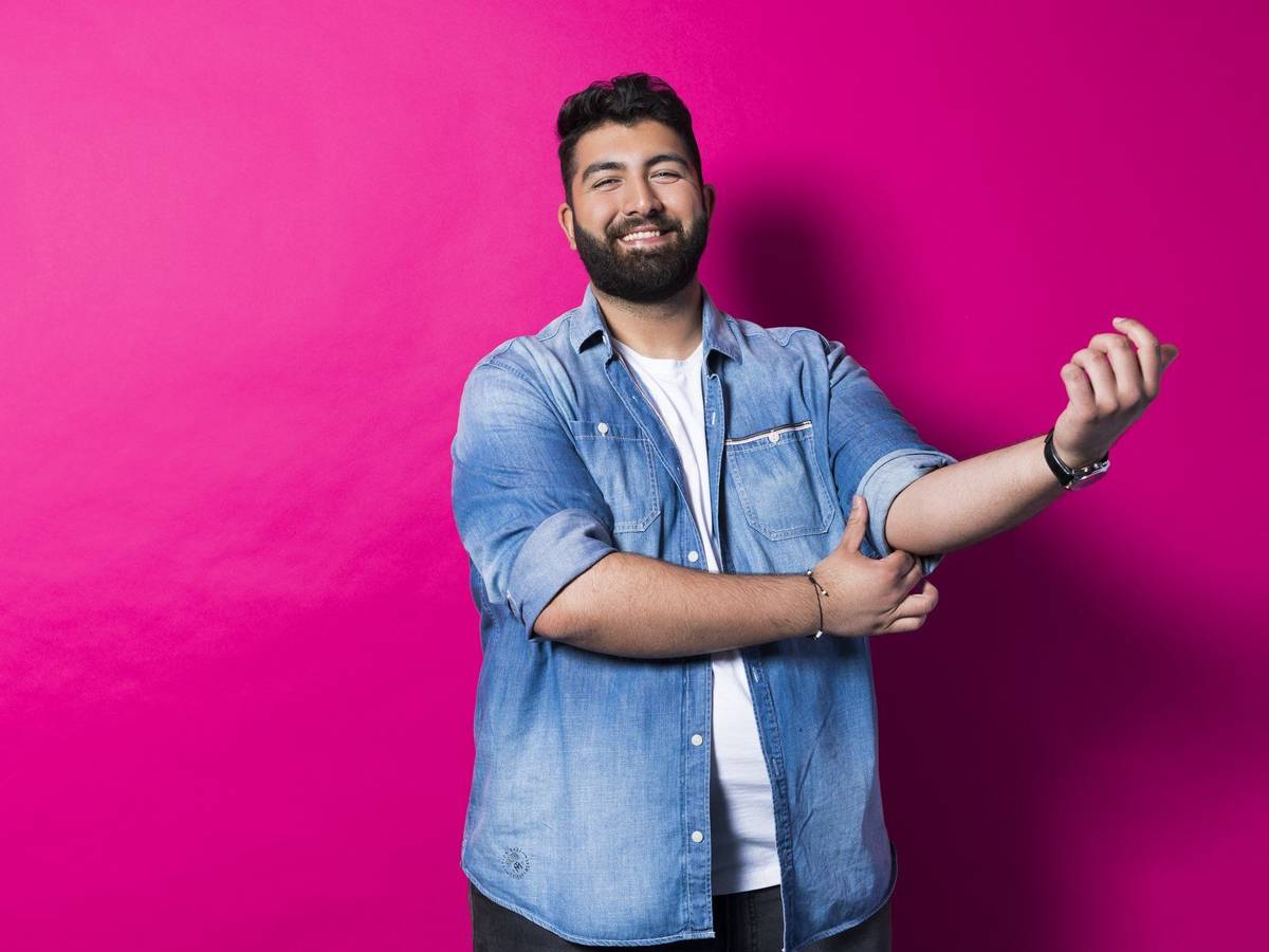 Faisal Kawusi mit fragwürdigem Kommentar - nun distanziert sich Sat.1 von dem Komiker. Das Symbolbild ist vom 24. April 2019 für seine eigene Sat.1 Show „Die Faisal Kawusi Show“