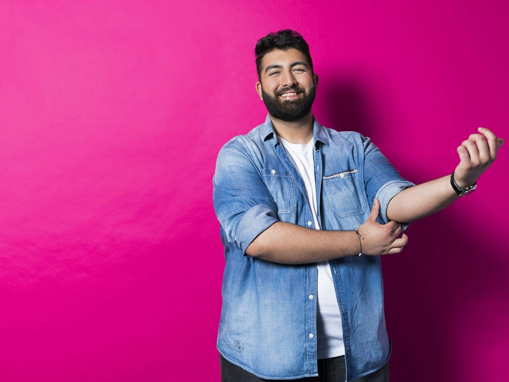 Faisal Kawusi mit fragwürdigem Kommentar - nun distanziert sich Sat.1 von dem Komiker. Das Symbolbild ist vom 24. April 2019 für seine eigene Sat.1 Show „Die Faisal Kawusi Show“