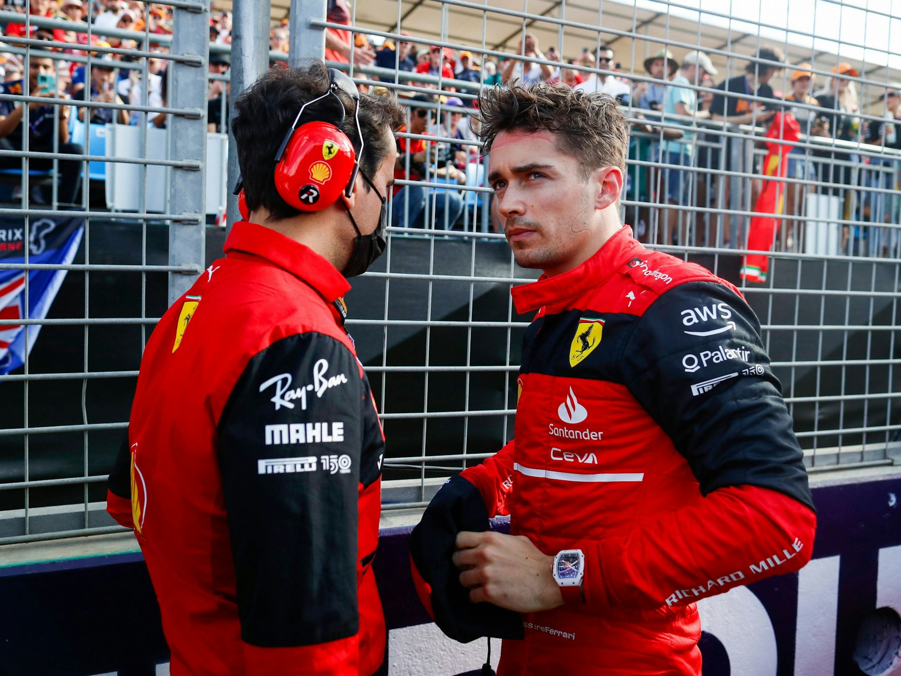 Die Uhr stets am Handgelenk: Leclerc zeigt sich auch noch kurz vor dem Rennen in Australien mit seinem teuren Schmuckstück.