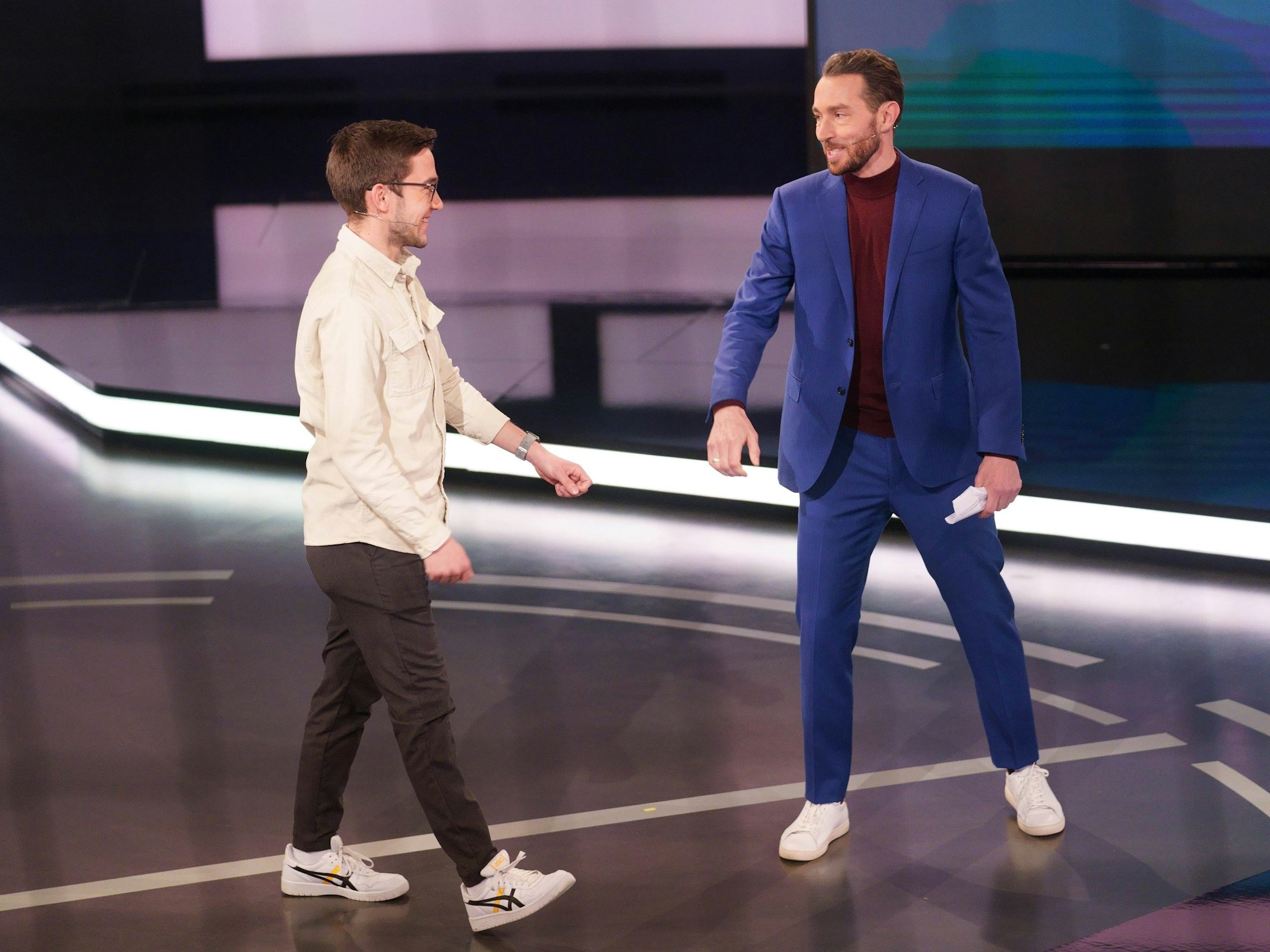 Sven Voss (rechts im Bild) als Moderator im „Aktuellen Sportstudio“.