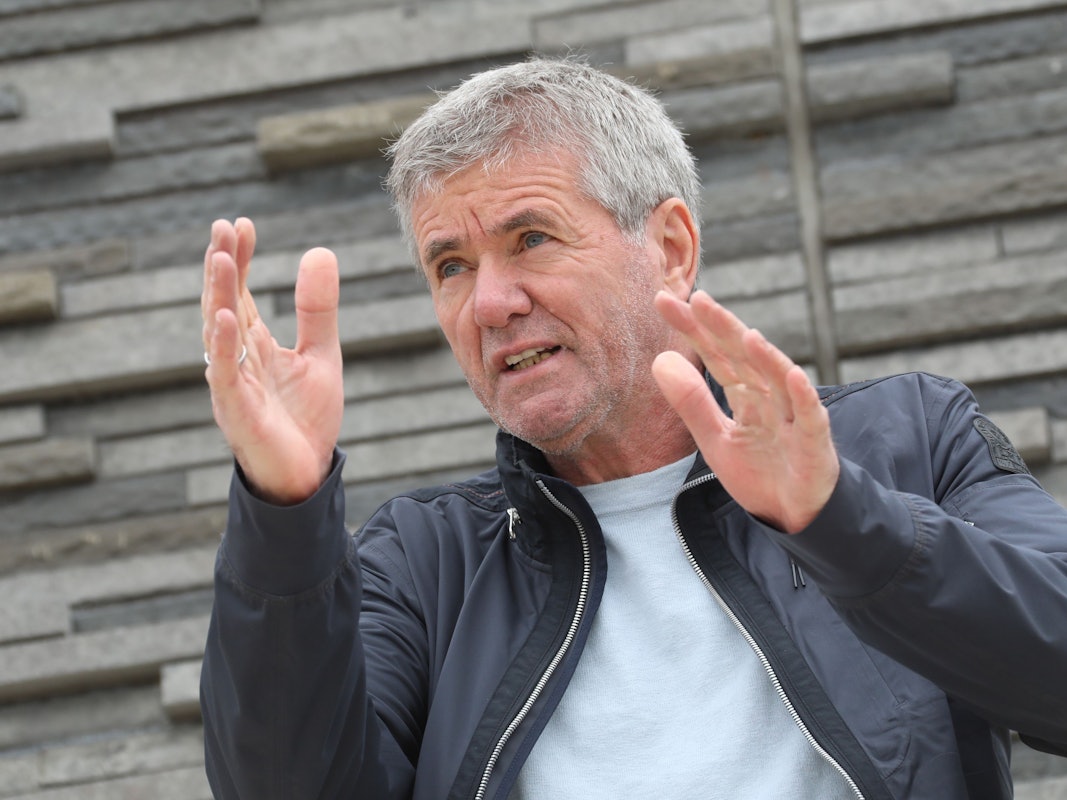 Interview mit Friedhelm Funkel
am Rhein.