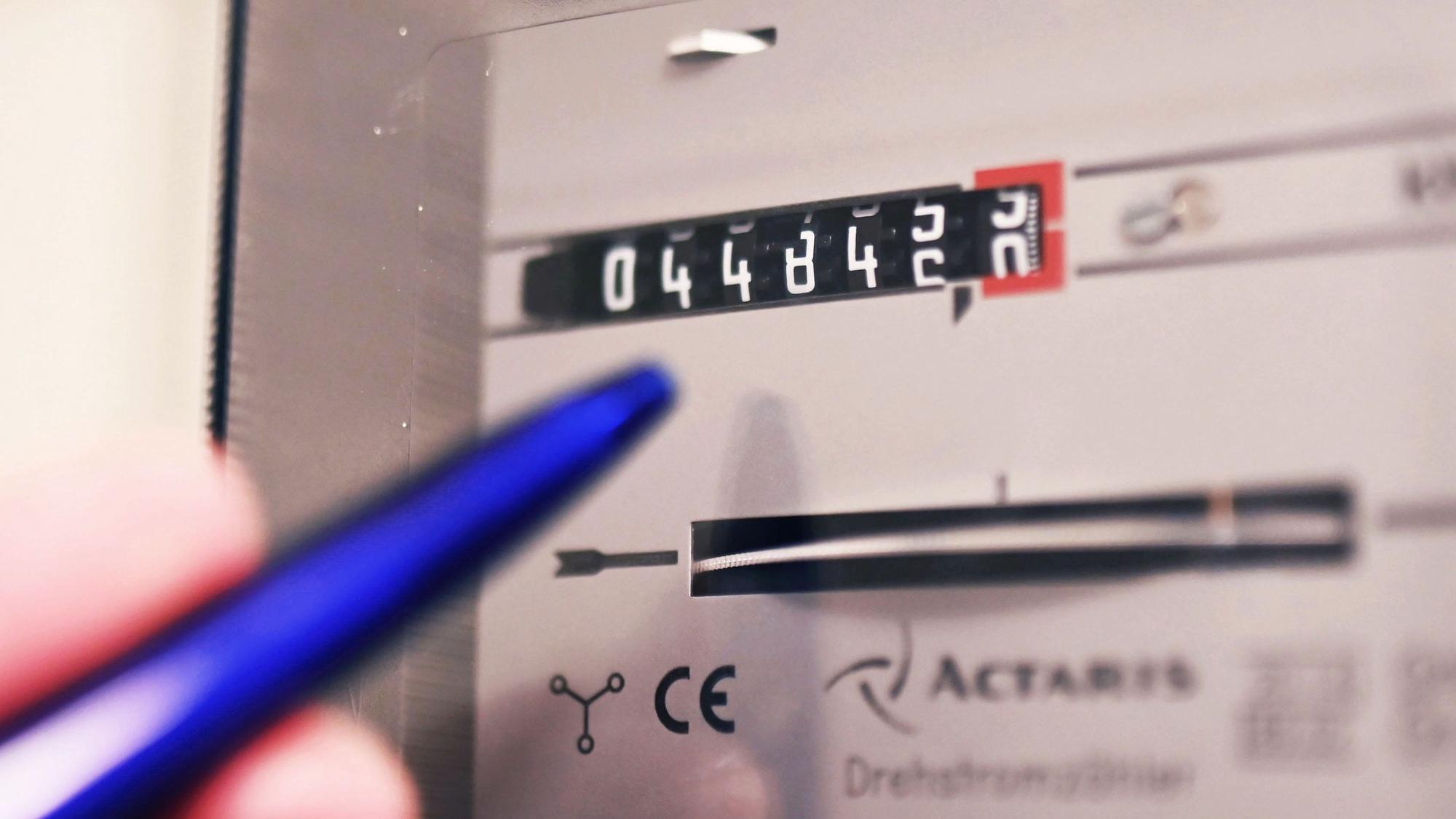 Ein Drehstromzähler in einem Haushalt. Der irakische Masterstudent Wael Karyakos hat ein Verfahren entwickelt, um die Energie-Effizienz zu verbessen.