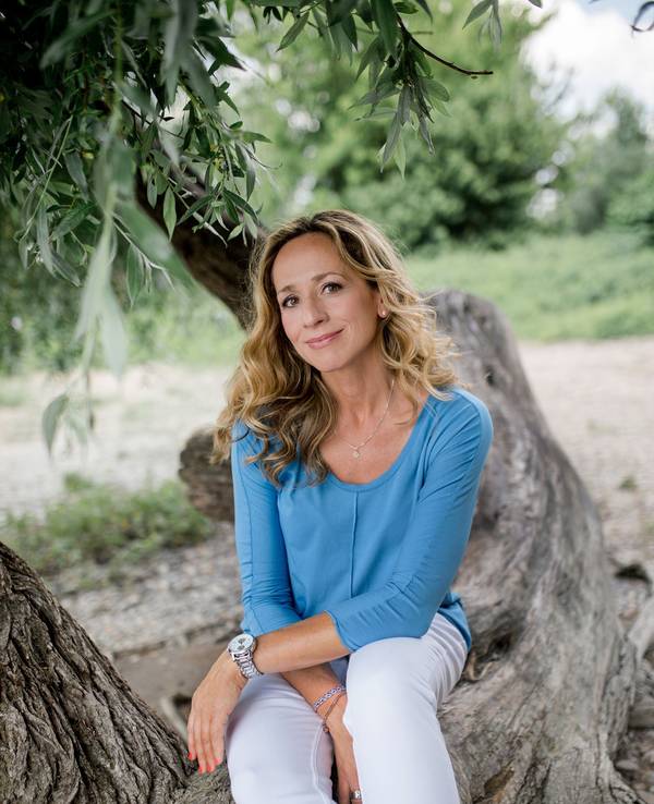 Tamina Kallert reist für die WDR-Senung „Wunderschön“ durch die Welt.