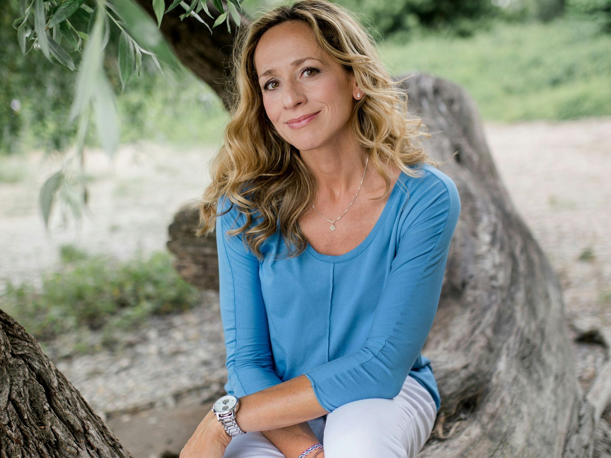 Tamina Kallert reist für die WDR-Senung „Wunderschön“ durch die Welt.