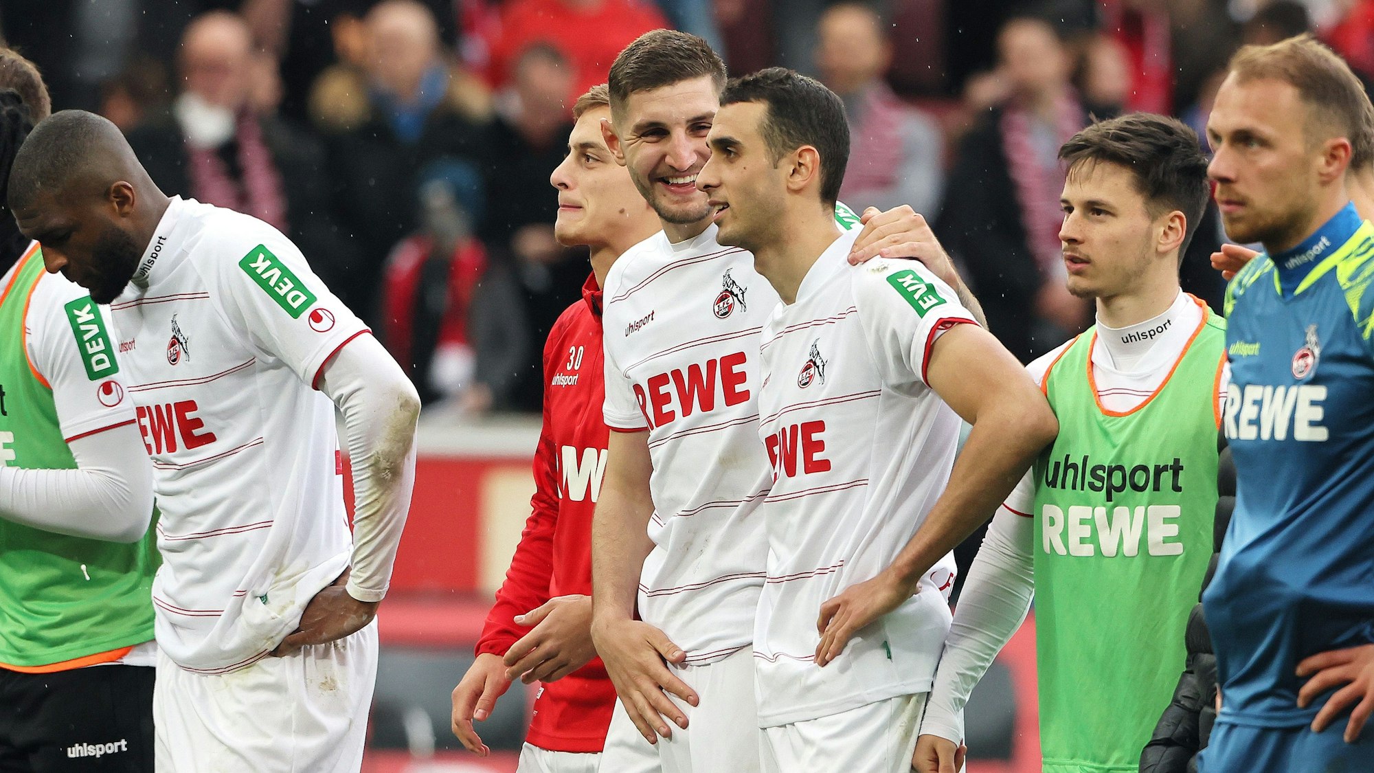 Der 1. FC Köln freut sich über den Sieg gegen Mainz.