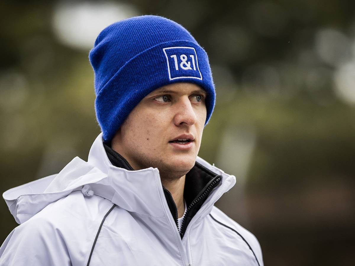 Mick Schumacher vom Team Haas schaut sich die Strecke an.