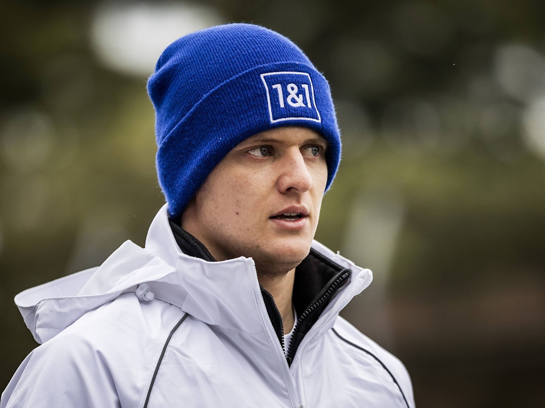 Mick Schumacher vom Team Haas schaut sich die Strecke an.