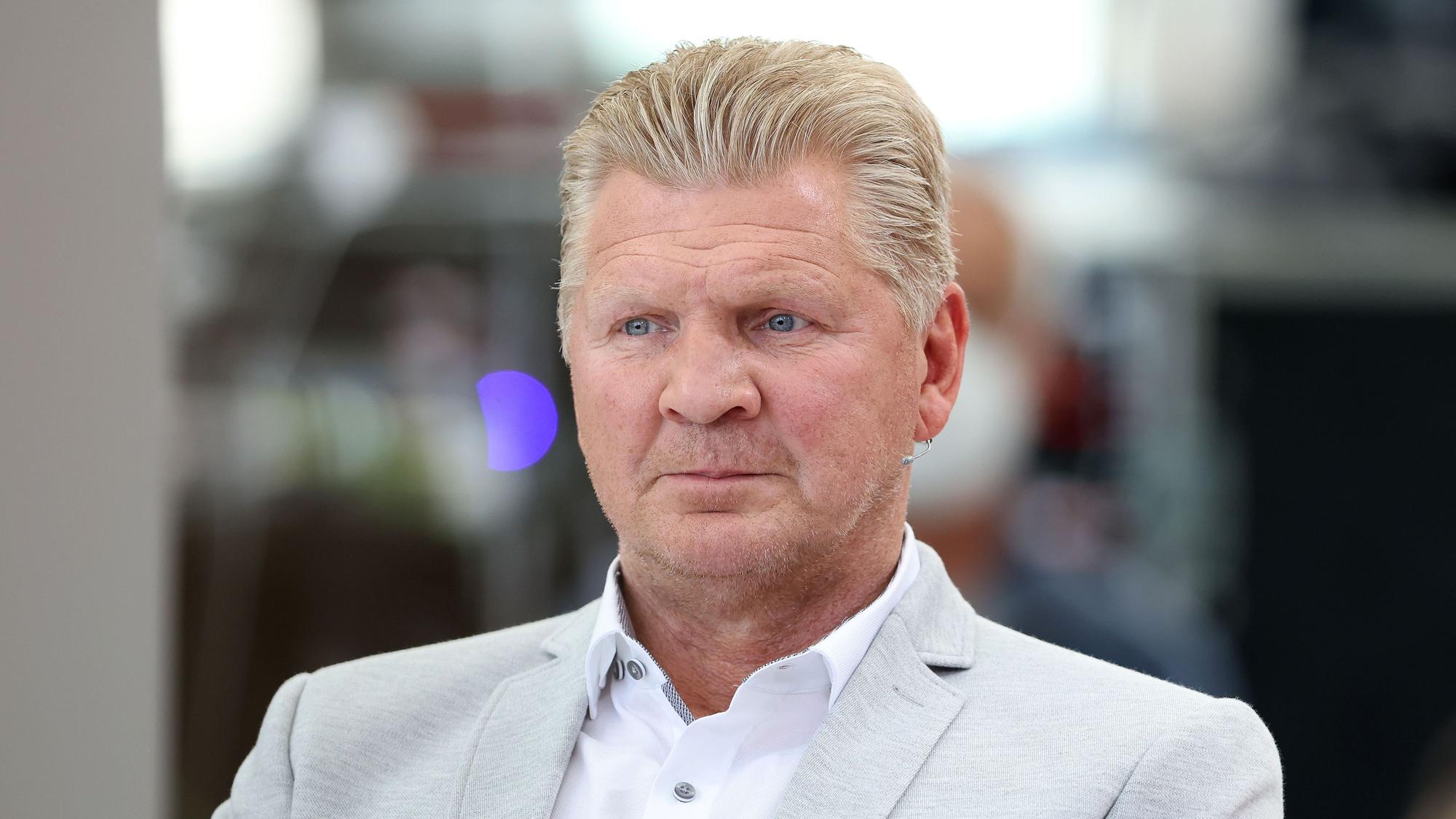 Ex-Fußballer Stefan Effenberg beim Stahlwerk Doppelpass.