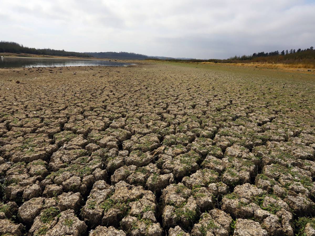 Trockene Fläche des Sees Penuelas 17. März 2022, der heute 8003 Kubikmeter Wasser verzeichnete. Das entspricht 0,01 Prozent seines ehemaligen Volumens.