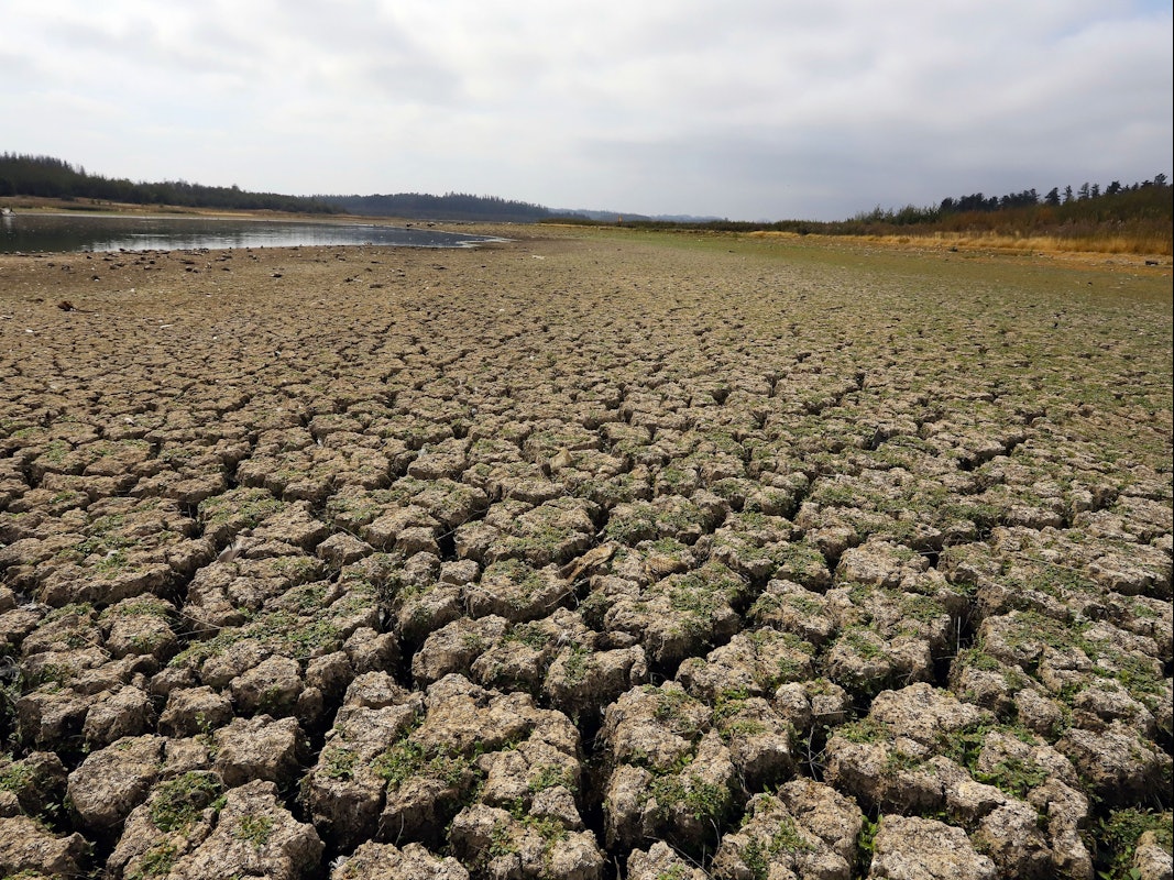Trockene Fläche des Sees Penuelas 17. März 2022, der heute 8003 Kubikmeter Wasser verzeichnete. Das entspricht 0,01 Prozent seines ehemaligen Volumens.