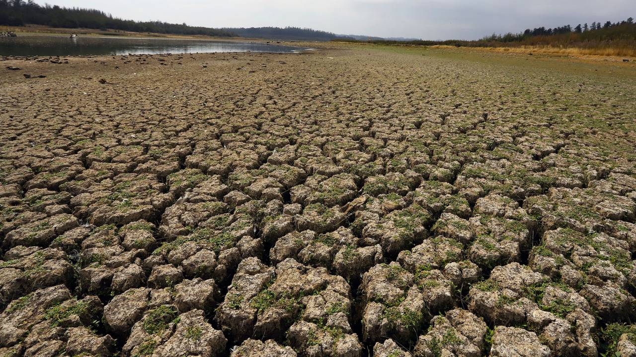 Trockene Fläche des Sees Penuelas 17. März 2022, der heute 8003 Kubikmeter Wasser verzeichnete. Das entspricht 0,01 Prozent seines ehemaligen Volumens.