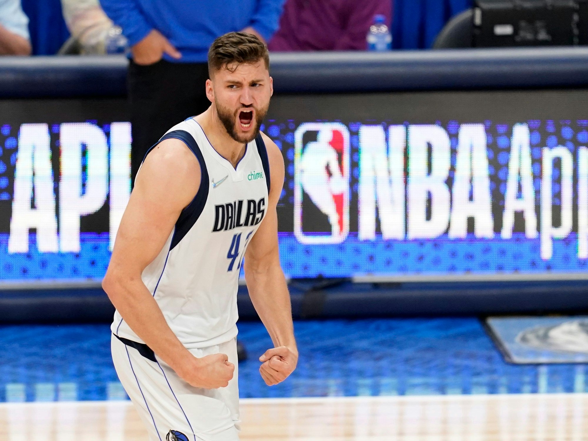 Basketball-Profi Maxi Kleber am Jubeln.