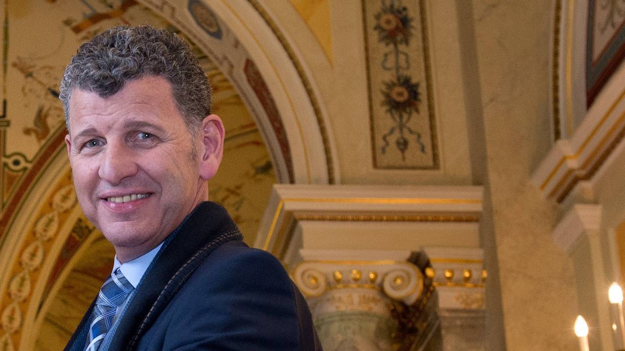 Schlagersänger Semino Rossi (hier 2015) zieht sich vorerst aus der Öffentlichkeit zurück: Das hat gesundheitliche Gründe.