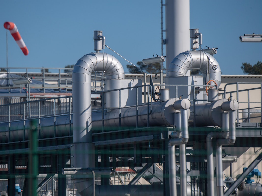 Rohrsysteme und Absperrvorrichtungen in der Gasempfangsstation der Ostseepipeline Nord Stream 1, aufgenommen im März 2022.