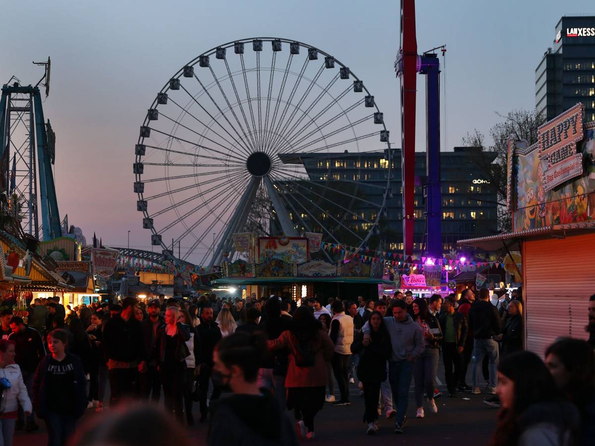 Volksfest auf der Deutzer Werft mit Riesenrad