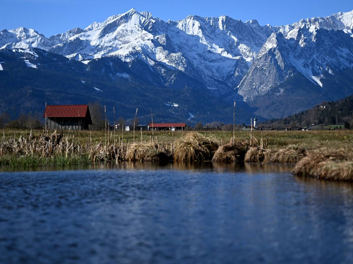 Die Alpen bei Garmisch-Partenkirchen im April 2022