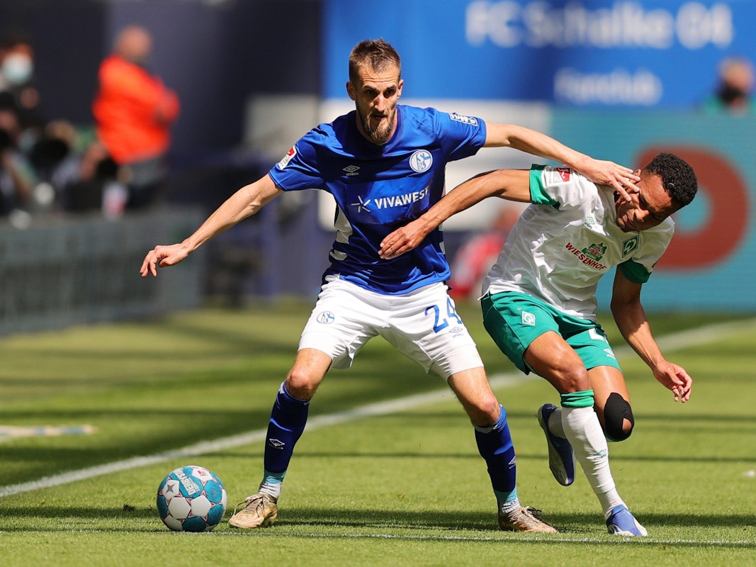 Dominick Drexler im Zweikampf mit Felix Agu