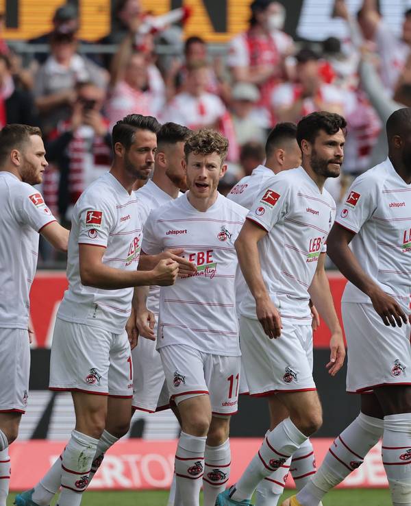 1.FC Köln vs. Arminia Bielefeld, 31. Spieltag, 23.04.2022, 15.30 Uhr, Jubel nach dem Tor zum 1:0 durch Mark Uth (1. FC Köln), Bild: Herbert Bucco