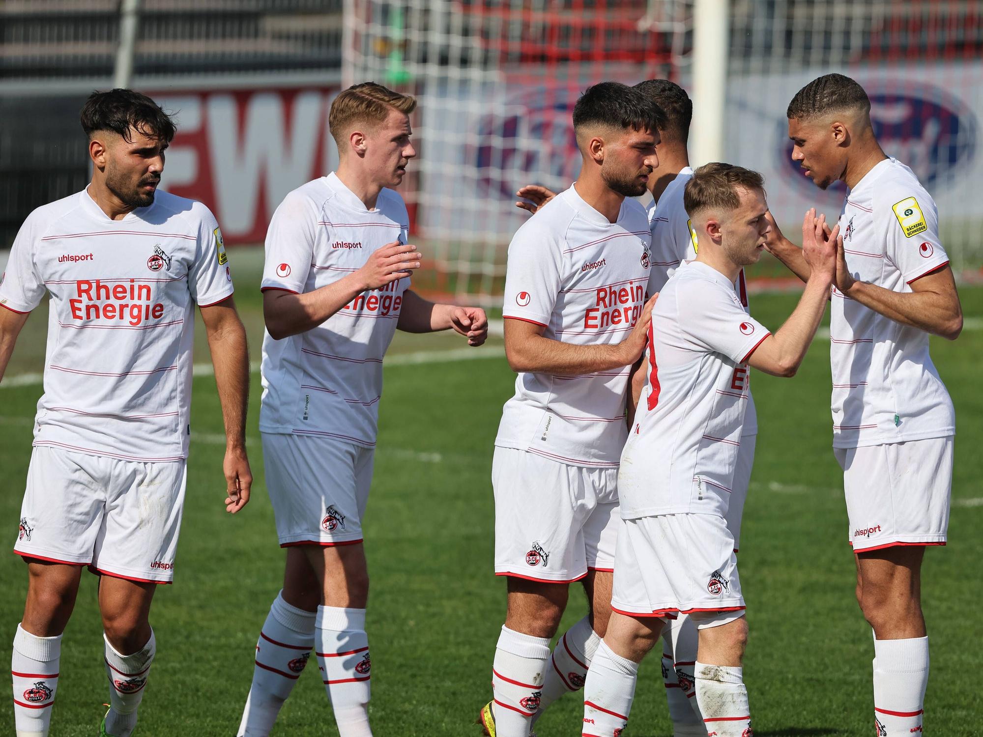Jubel bei den Spielern der U21 des 1. FC Köln.