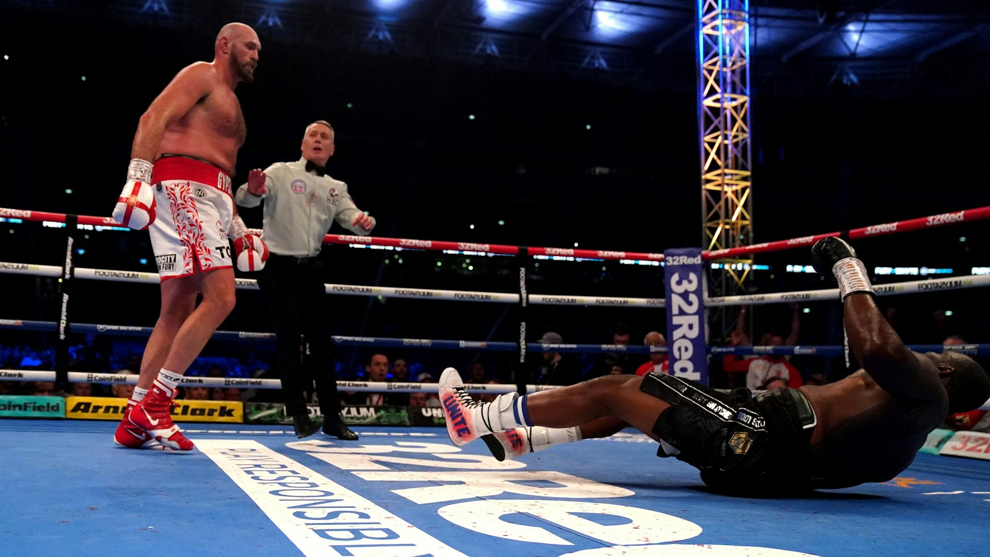 Tyson Fury schickt Landsmann Dillian Whyte in Wembley auf die Bretter
