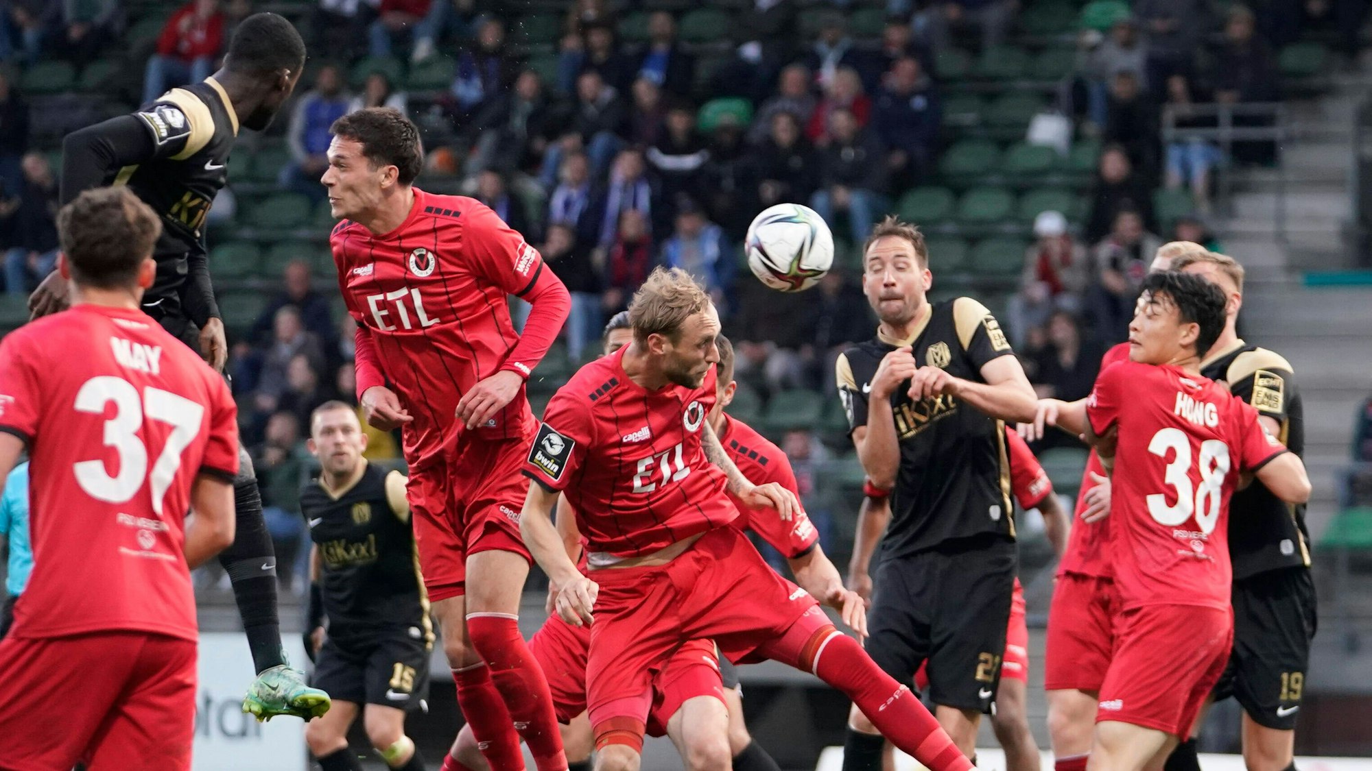 Sportpark Höhenberg: FC Viktoria Köln gegen den SV Meppen in der 3. Liga.