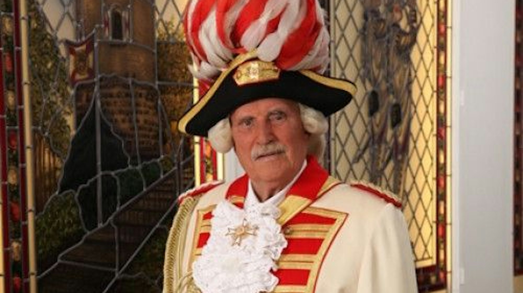 Kommandant Karl Heinz Hömig von der Prinzen-Garde