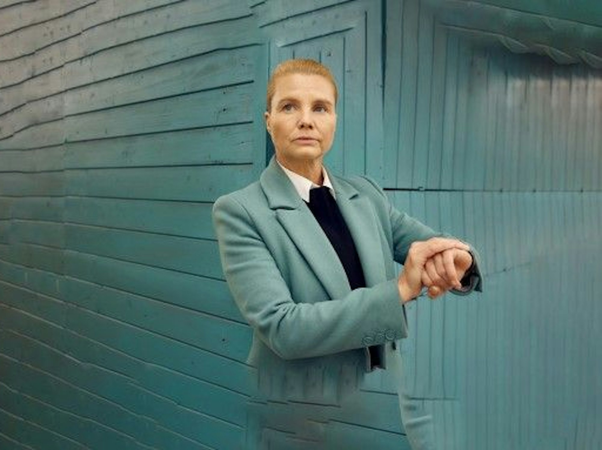 EXP vom 24.04.2022: In der letzten Staffel von „Ella Schön“ ist Annette Frier noch dreimal als Anwältin mit Asperger-Syndrom zu sehen. Eine Rolle, die sie auch privat beeinflusst hat.