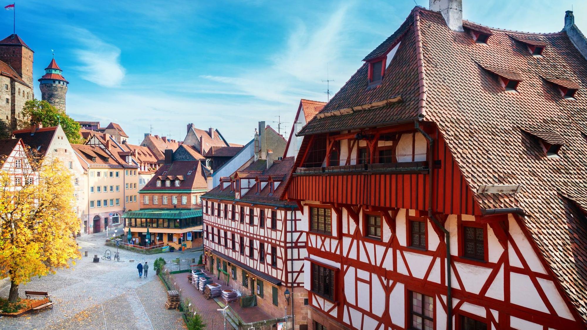Nürnberg bietet neben historischen Fachwerkhäusern viele Sehenswürdigkeiten.